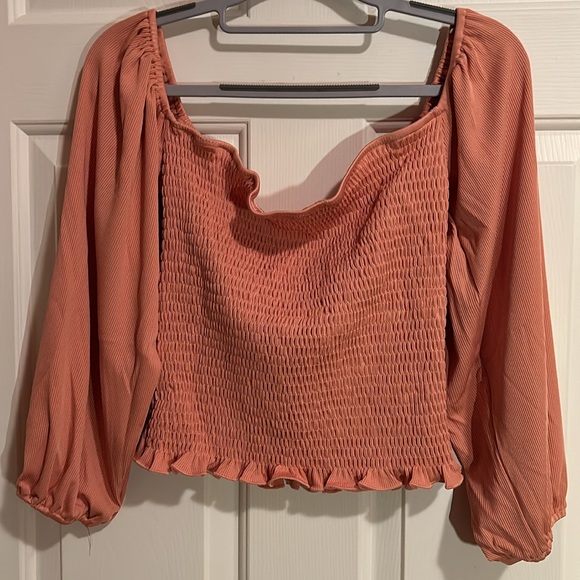 NWOT  Off Shoulder Cropped Top  3/4 Sleeves Size Large Boutique Brand - Picture 2 of 5
